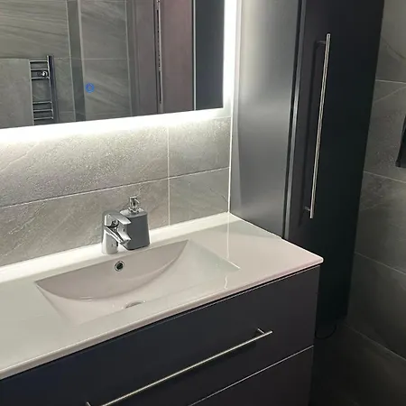 Lichtdurchflutete Penthousewohnung Mit Blick Auf Schoeckl Und Schlossberg * Γκρατς